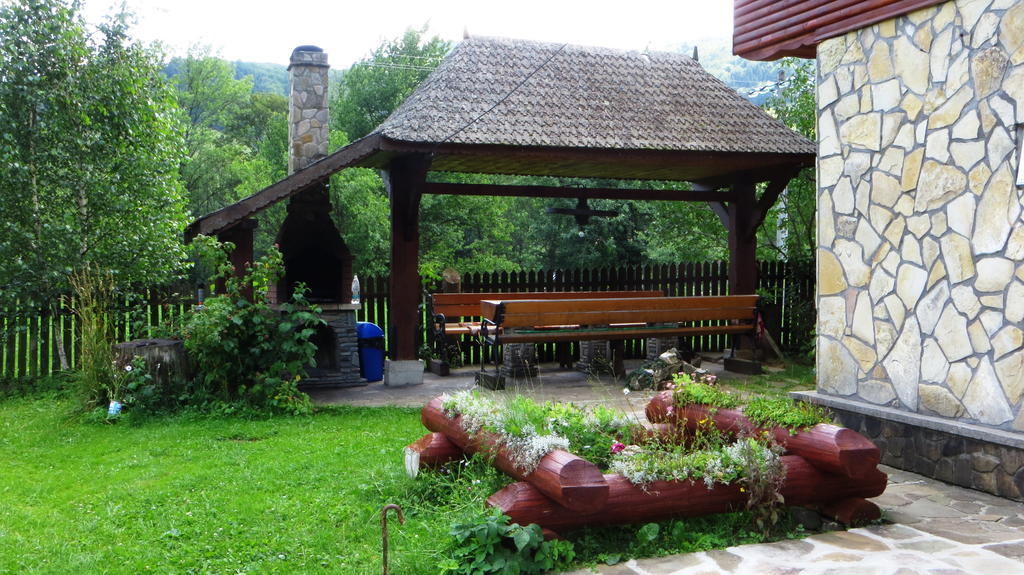Pensiunea Poiana De Vis Sucevita Exterior photo
